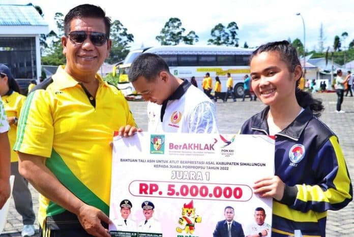 haornas_ke_xi_atlet_berprestasi_di_simalungun_terima_tali_asih_dan_pemeriksaan_kesehatan_gratis