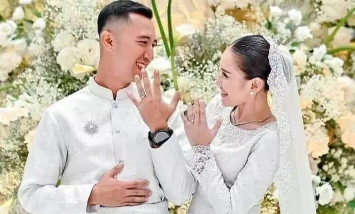 hapus_semua_foto_pernikahan_ayu_ting_ting_dan_fardhana_kandas