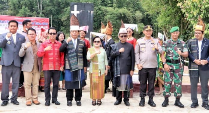 hardiknas_bupati_ziarah_ke_makam_pelopor_pendidikan_simalungun