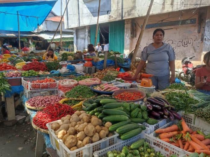 harga_bahan_pangan_pokok_berfluktuasi_di_pasar_pancur_batu