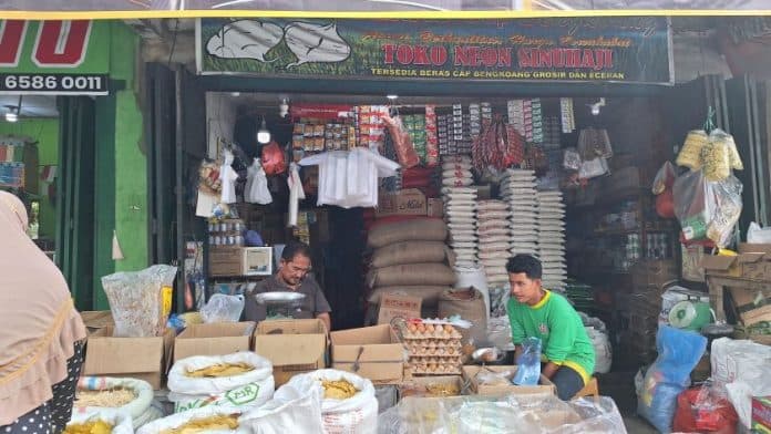 harga_bahan_pokok_di_pasar_kampung_lalang_berfluktuasi_tipis_pasca_tahun_baru