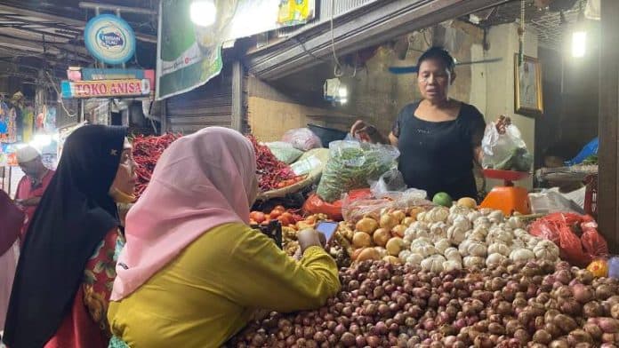 harga_bahan_pokok_melejit_naik_cabai_merah_tembus_rp52000_per_kg
