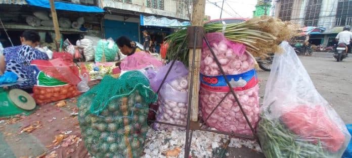 harga_bawang_dan_cabai_merah_turun_di_pusat_pasar