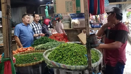 harga_cabai_turun_dan_telur_stabil_di_pasar_gambir_tebing_tinggi