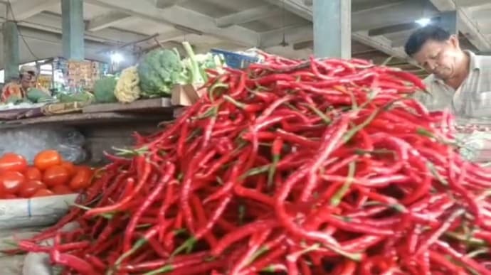 harga_sejumlah_bahan_pokok_meroket_di_tebing_tinggi_khususnya_cabai_merah