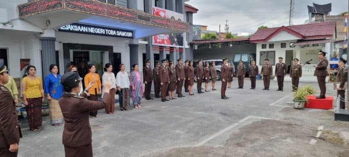 hari_bhakti_adhyaksa_ke_62_di_toba_kajari_bacakan_7_perintah_harian_jaksa_agung