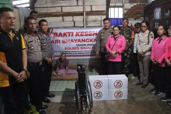 hari_bhayangkara_ke_78_polres_simalungun_kunjungi_rumah_penyandang_disabilitas