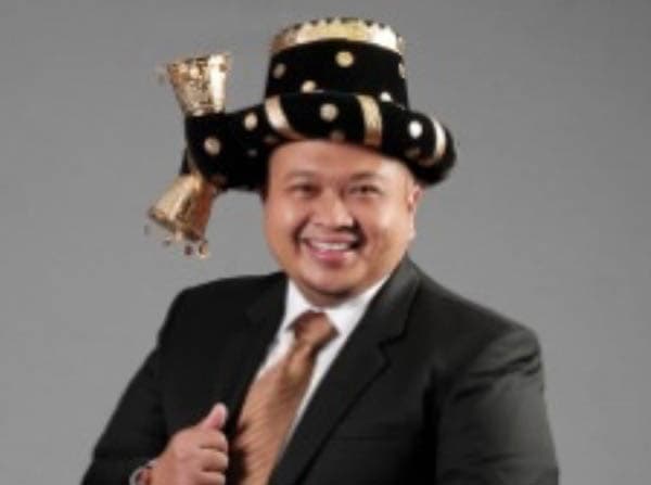 hari_ini_bupati_tapsel_terima_anugerah_pwi_2024_terkait_lingkungan_hidup