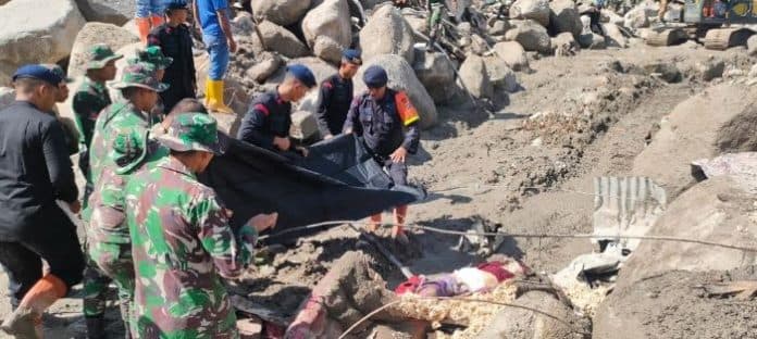 hari_ke_6_proses_evakuasi_korban_banjir_humbahas_masih_nihil