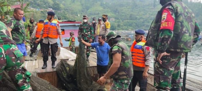 hari_kedua_kapolres_dan_dandim_0207_simalungun_kawal_penertiban_kja_di_sibaganding