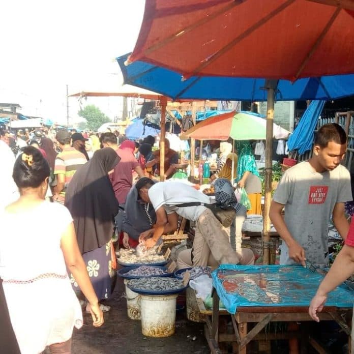 hari_keempat_lebaran_harga_bawang_merah_dan_tomat_naik