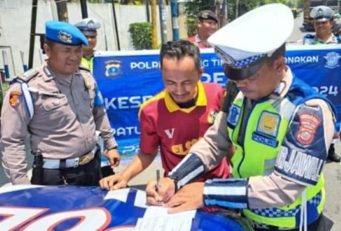hari_keenam_ops_keselamatan_toba_polres_tebing_tinggi_jaring_60_pelanggar_lalulintas