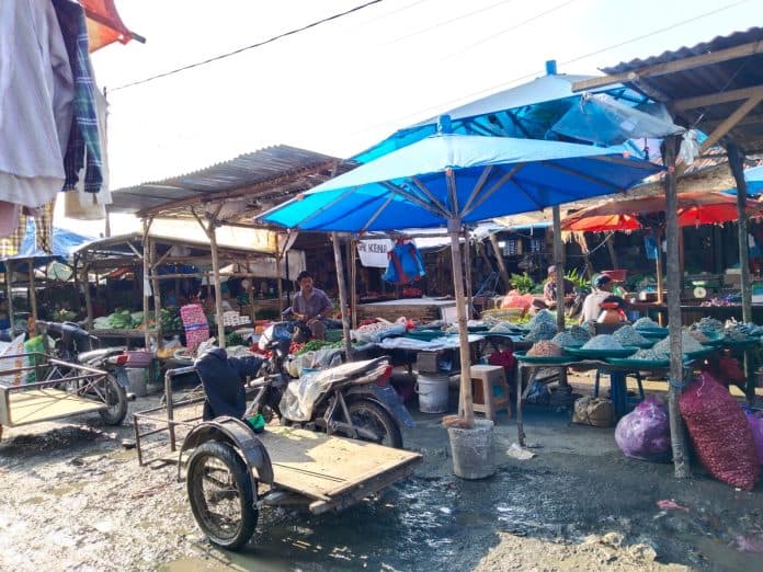 hari_pencoblosan_pilpanag_simalungun_pasar_tradisional_di_pematang_siantar_sepi