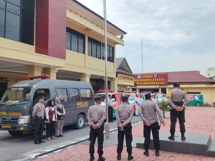 hari_pencoblosan_polres_tanjung_balai_siapkan_petugas_medis