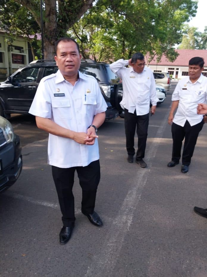 hari_pertama_masuk_kerja_setelah_libur_lebaran_kantor_bupati_deli_serdang_masih_sepi