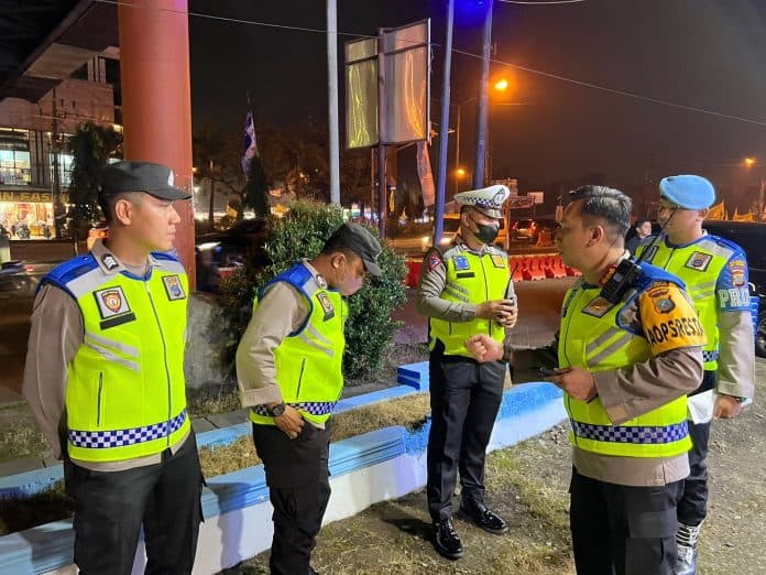 hari_pertama_ops_lilin_toba_2022_kapolresta_deli_serdang_pantau_kesiapan_personil