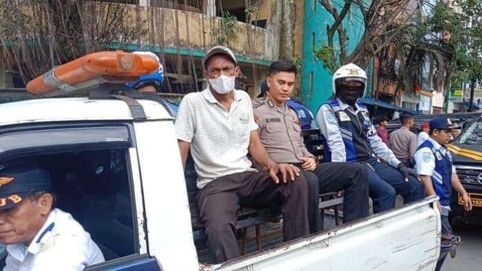 hari_pertama_razia_gabungan_25_jukir_ilegal_di_medan_diamankan