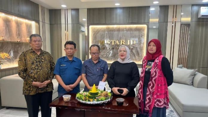 harian_mistar_gelar_syukuran_penempatan_kantor_baru