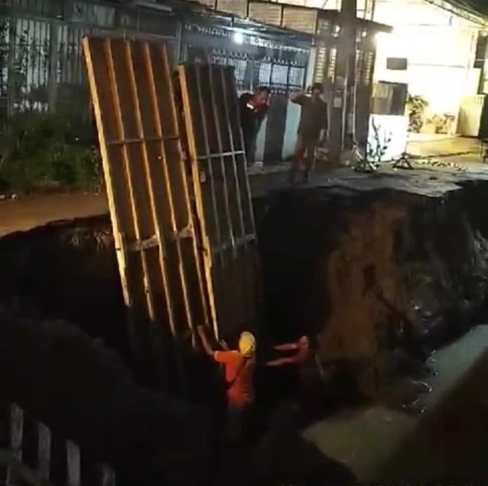 hasyim_minta_pemko_medan_bisa_segera_perbaiki_galian_longsor_di_jalan_sampali