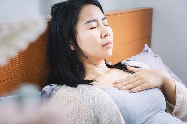 hati_hati_7_penyakit_ini_mengintai_anda_saat_sesak_bernafas_ketika_berbaring