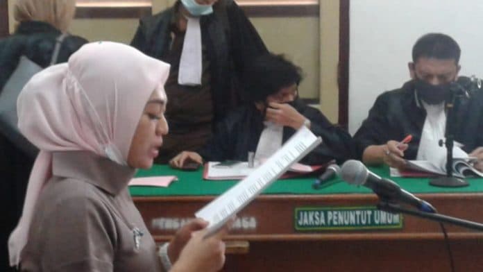 hati_hati_beri_pinjaman_uang_tagih_utang_ibu_ini_malah_diseret_ke_hadapan_meja_hijau