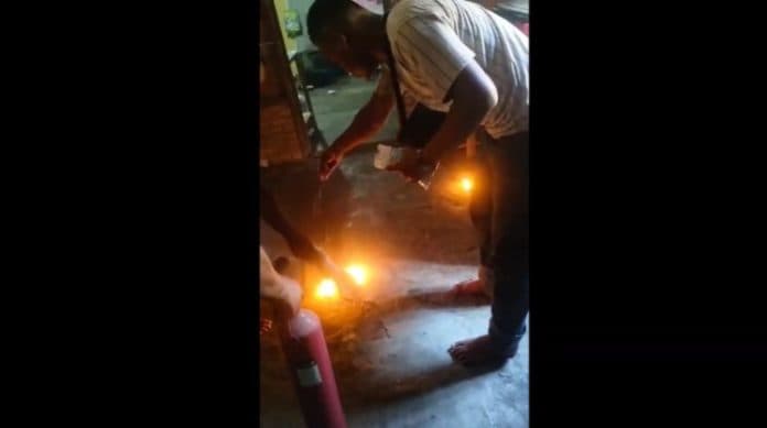 heboh_api_misterius_muncul_dari_rumah_warga_di_asahan