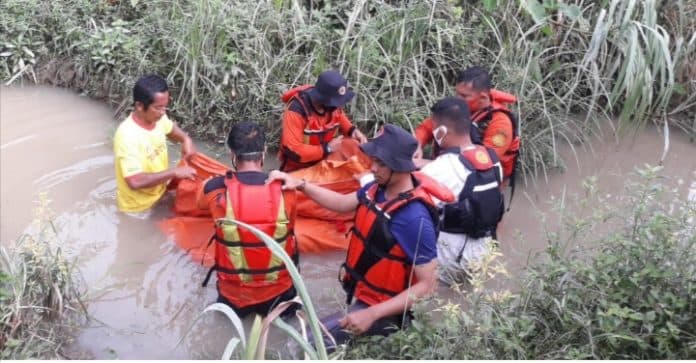 heboh_jenazah_korban_tenggelam_di_sungai_silau_itu_tiba_tiba_muncul_dari_dalam_air