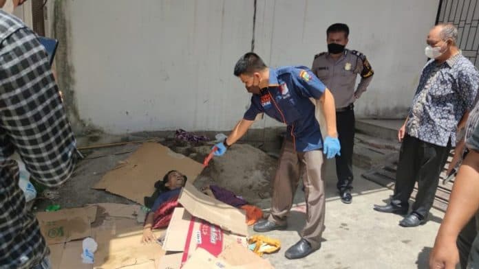 heboh_mayat_pria_ditemukan_di_depan_spbu_padangsidimpuan