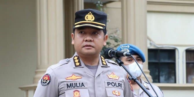 helikopter_rombongan_kapolda_jambi_mendarat_darurat_di_bukit_tamia_kerinci