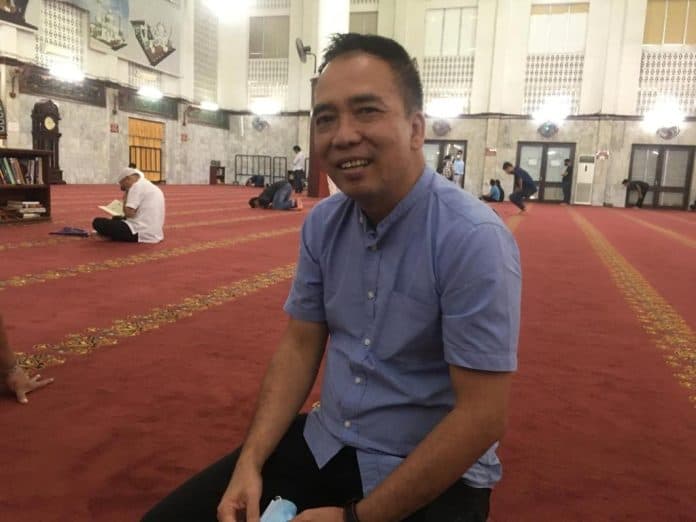 hendra_ds_lakukan_potong_kompas_penyaluran_minyak_goreng_curah_di_pasar_tradisional
