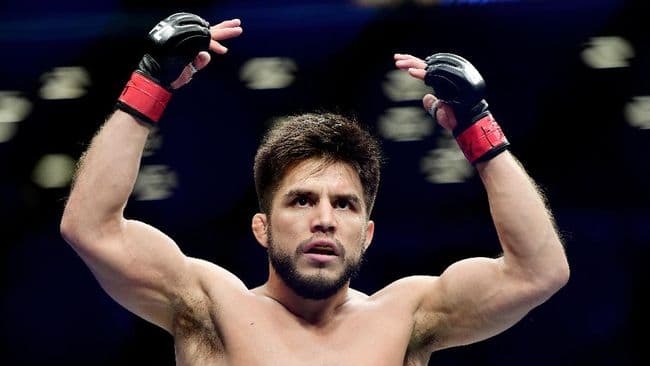 henry_cejudo_juara_bantam_ufc_putuskan_untuk_pensiun
