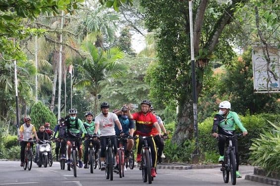 hidup_sehat_dengan_gowes_ceria_wali_kota_siantar_tak_pakai_masker