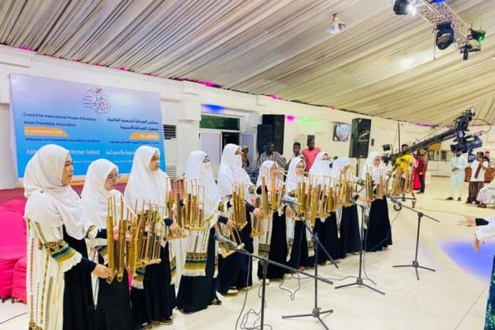 hindari_bentrokan_militer_mahasiswa_indonesia_di_sudan_diungsikan