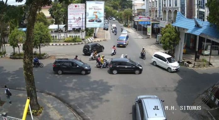 hindari_kemacetan_saat_arus_mudik_dan_balik_lebaran_klik_cctv_pemko_pematang_siantar