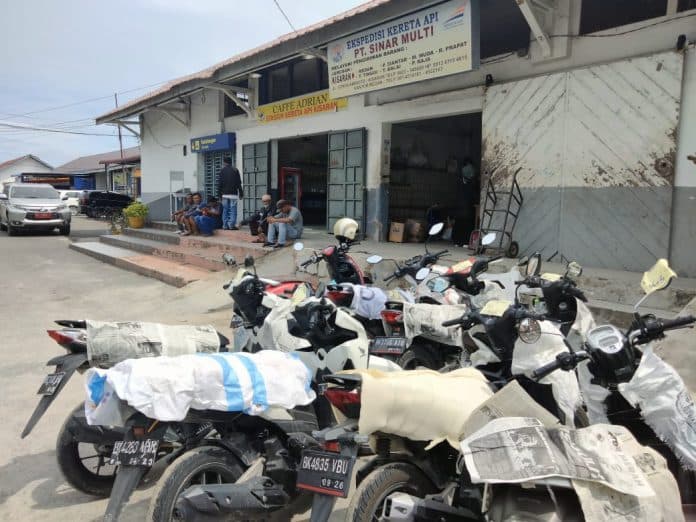 hindari_macet_warga_paketkan_sepeda_motor_saat_arus_balik_mudik_lebaran