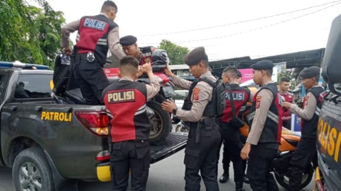 hindari_razia_mahasiswa_ini_terluka_usai_jatuh_dari_sepeda_motor
