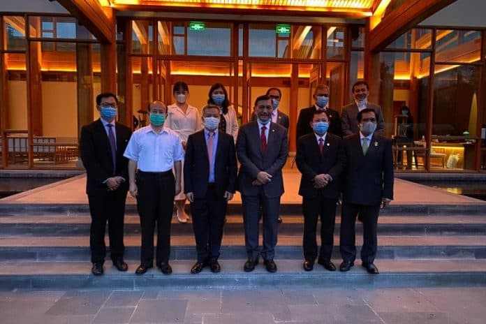 hore_vaksin_covid_19_mulai_tersedia_november_ini_di_indonesia