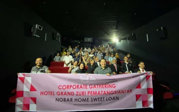 hotel_grand_zuri_pematangsiantar_gelar_corporate_gathering_nobar_film_home_sweet_loan