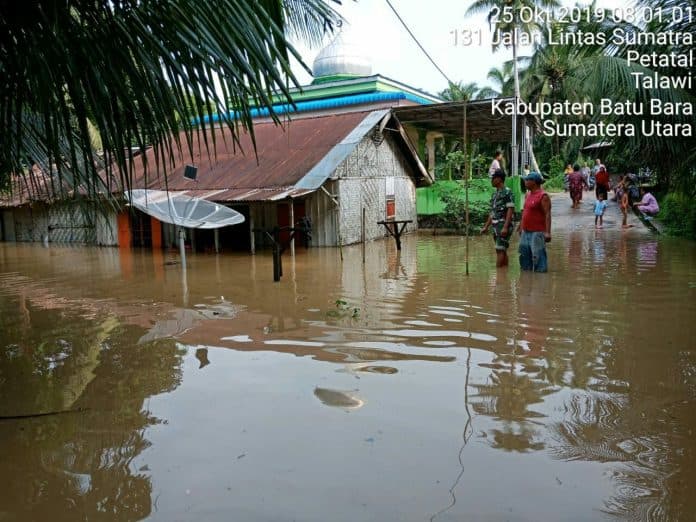 hujan_deras_melanda_kabupaten_batubara_rumah_ambruk_dan_terendam_banjir