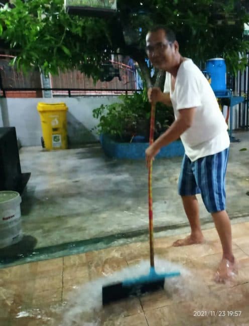 hujan_deras_rumah_anggota_dprd_medan_terendam_banjir