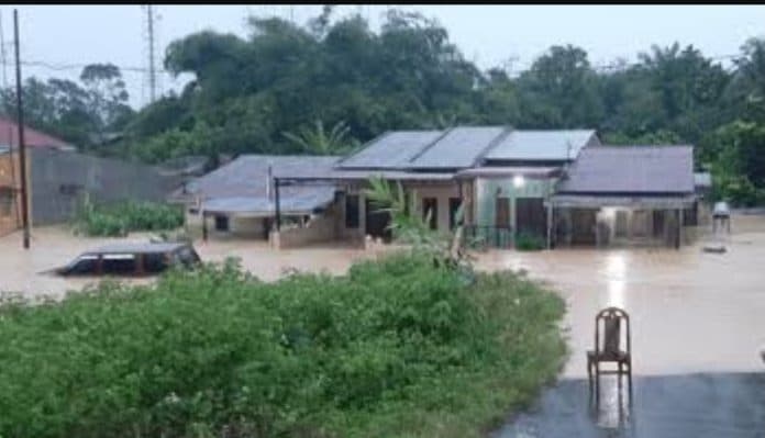 hujan_tengah_malam_warga_siantar_masih_trauma