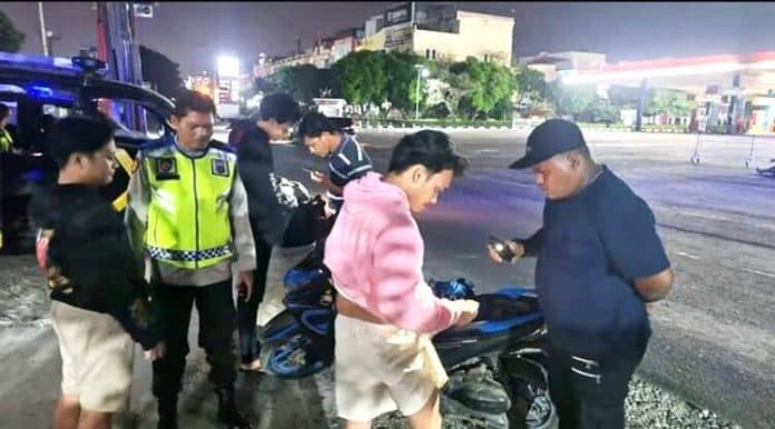 hunting_polsek_percut_sei_tuan_pantau_lokasi_keberadaan_geng_motor