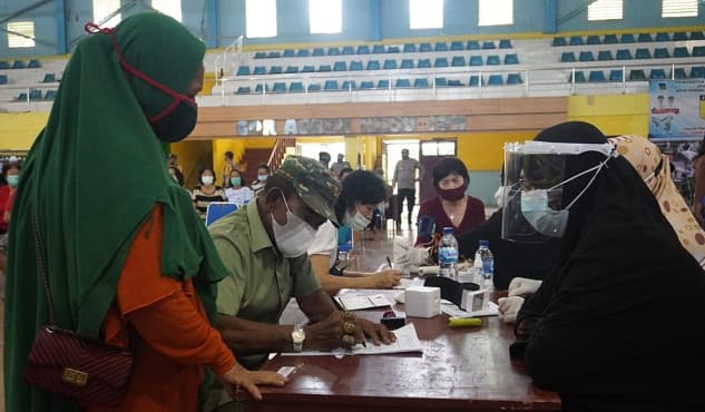 hut_bayangkara_ke_75_polres_dan_pemko_tebing_tinggi_gelar_vaksinasi_massal