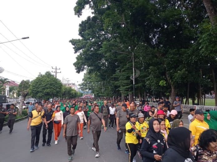 hut_ke_62_korem_022pt_gelar_jalan_santai_dan_senam_aerobik