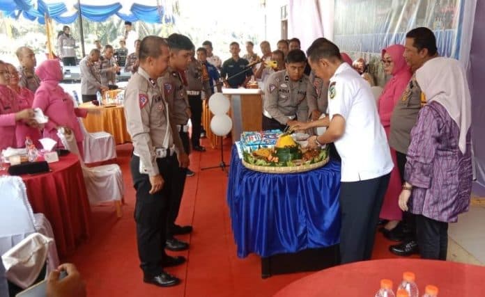hut_lantas_polres_palas_ke_69_wartawan_dan_pengemudi_bentor_dapat_sim_gratis