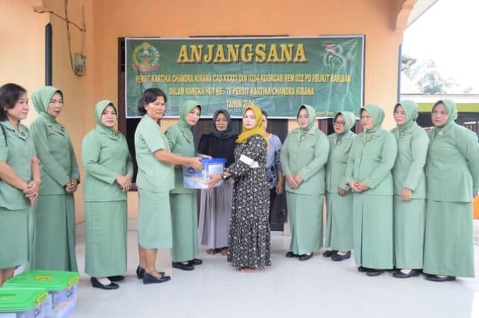 hut_persit_ke_78_warakawuri_kodim_0204_deli_serdang_terima_santunan