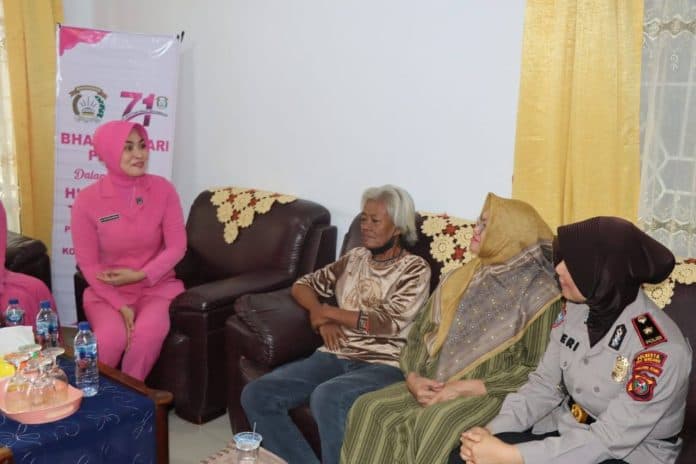 hut_polwan_ke_75_polresta_deli_serdang_anjangsana_ke_rumah_purnawirawan_polwan