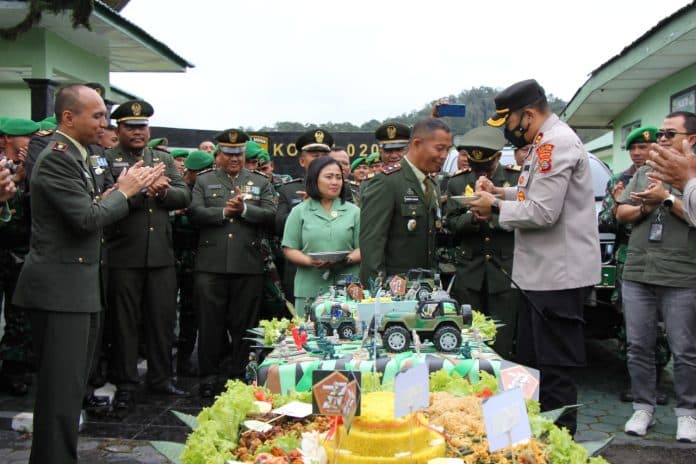hut_tni_ke_77_polres_tanah_karo_beri_kejutan_di_kodim_0205_tk