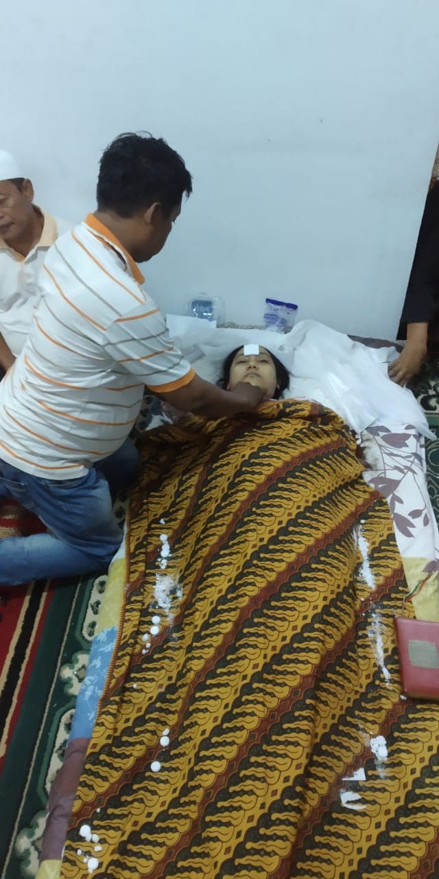 ibu_muda_tewas_gantung_diri_di_depan_anak