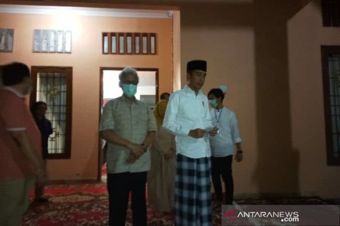 ibunda_jokowi_akan_makamkan_di_pemakaman_keluarga